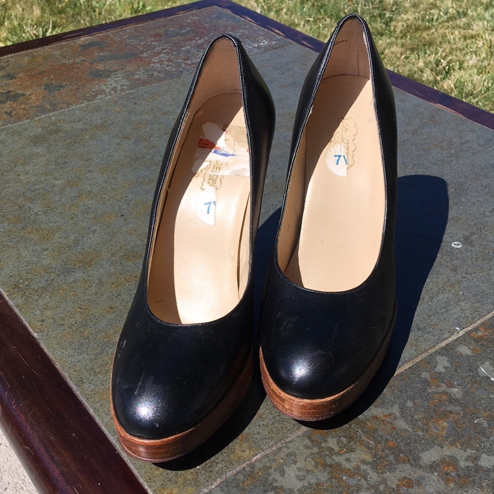 Oh...Deer! Red soles black leather pumps